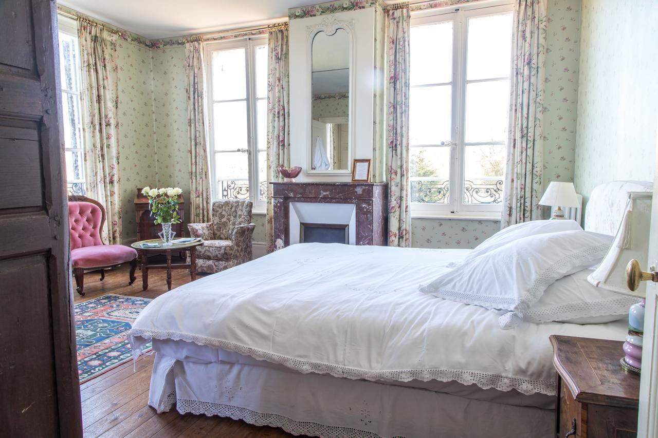 Chambres D'Hotes Chateau De La Puisaye Вернёй-сюр-Авр Экстерьер фото